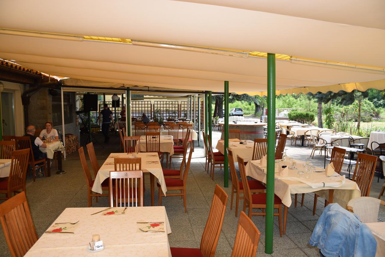 Restaurant Bric Dekani 외부 사진