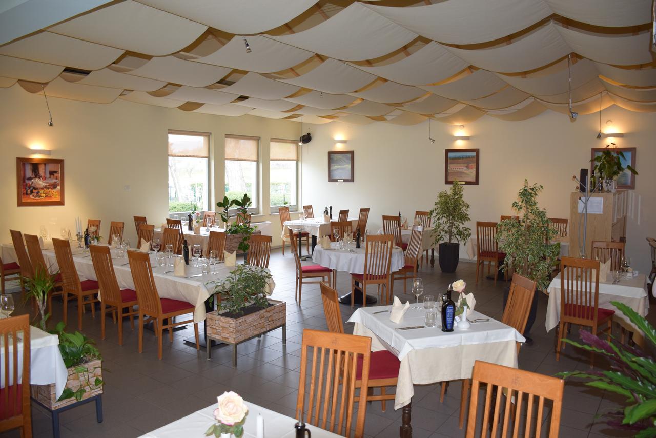 Restaurant Bric Dekani 외부 사진