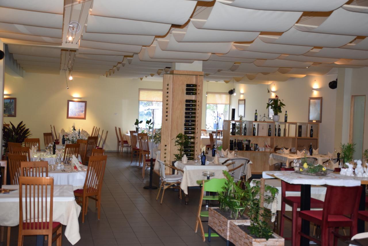 Restaurant Bric Dekani 외부 사진